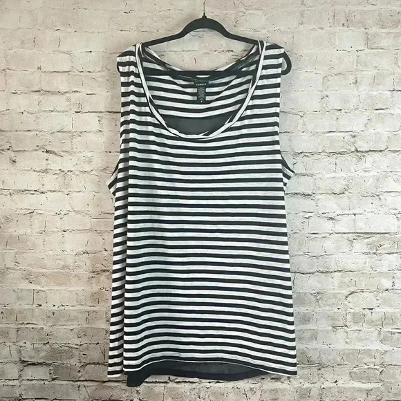 Torrid Black White Striped Tank Top Size 4 4X 26 - Picture 1 of 6